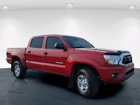Used 2015 Toyota Tacoma PreRunner w/ SR5 Package RWD image 4