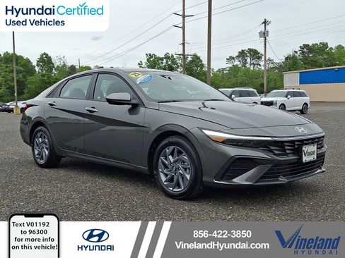 Certified 2025 Hyundai Elantra Hybrid FWD image 1