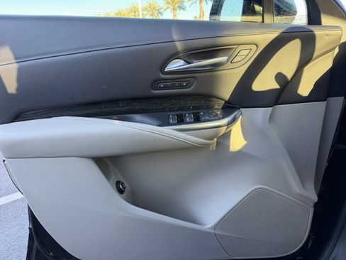 Used 2021 Cadillac XT4 Premium Luxury image 13