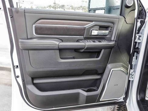 New 2026 RAM 2500 Laramie AWD/4WD image 25