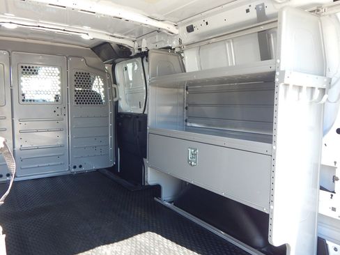 Used 2019 Ford Transit 150 130 Low Roof RWD image 4