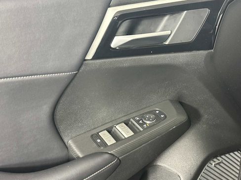 Used 2025 Mitsubishi Outlander SE AWD/4WD image 11