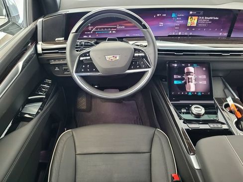 New 2026 Cadillac Escalade Luxury w/ Touring Package AWD/4WD image 16