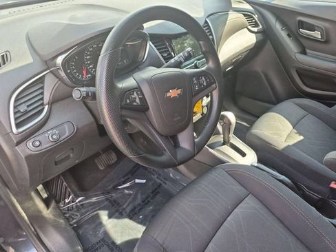 Used 2018 Chevrolet Trax LT FWD image 10