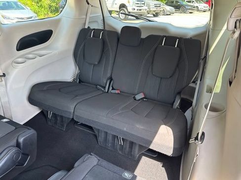 Used 2023 Chrysler Voyager LX FWD image 12