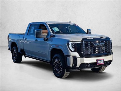 Certified 2025 GMC Sierra 2500 Denali Ultimate w/ Max Trailering Package image 3