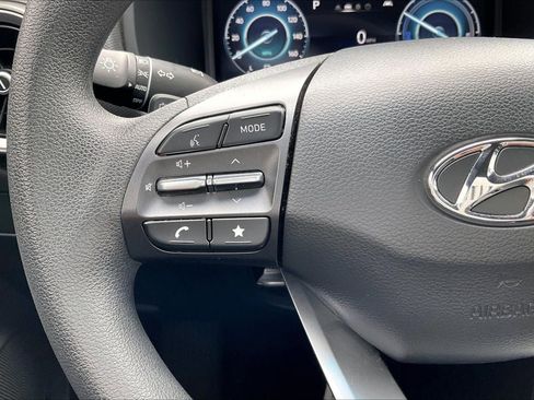 Used 2023 Hyundai Kona SE FWD image 18
