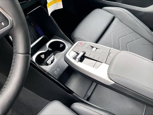 New 2026 BMW X2 xDrive28i w/ Technology Package AWD/4WD image 8