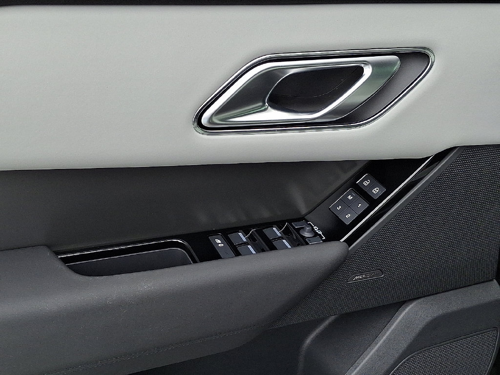 New 2026 Land Rover Range Rover Velar S AWD/4WD image 8