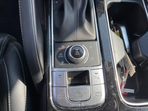 Used 2025 Kia Telluride SX w/ SX Captain's Chair Package AWD/4WD image 12