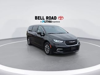 Used 2024 Chrysler Pacifica Limited FWD video 2