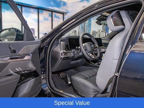 Used 2025 BMW 760i xDrive w/ Premium Package AWD/4WD image 13