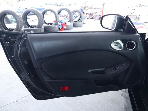 Used 2017 Nissan 370Z Coupe RWD image 27