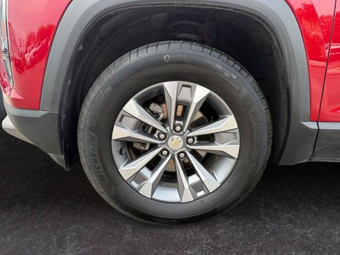 Used 2026 Chevrolet Equinox LT AWD/4WD image 25