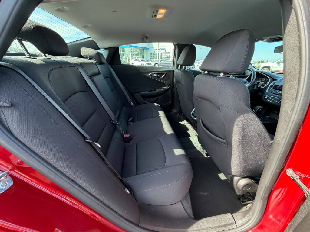 Used 2025 Chevrolet Malibu LT FWD image 24
