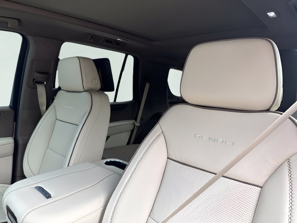 New 2026 GMC Yukon Denali w/ Denali Reserve Package AWD/4WD image 10