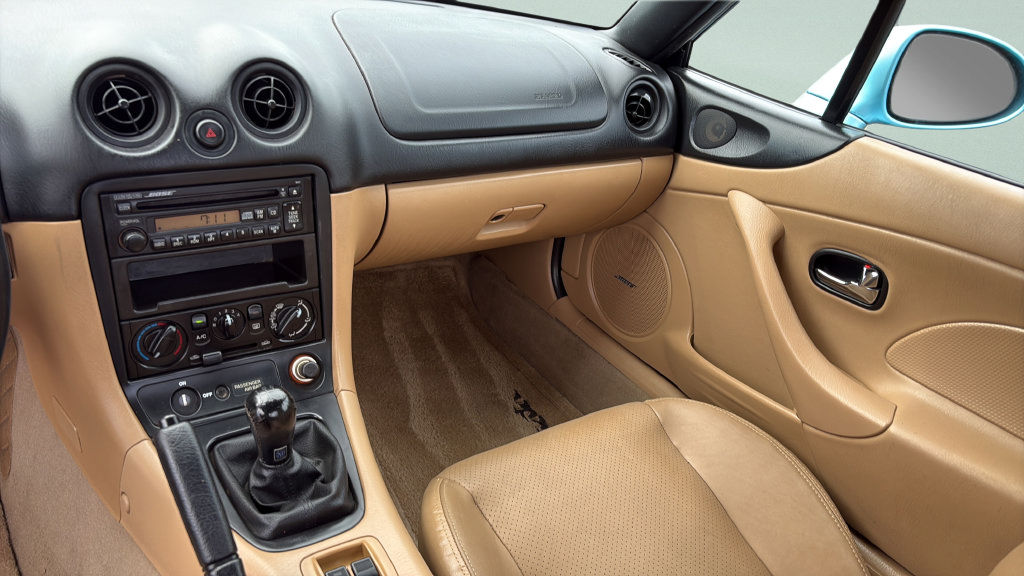 Used 2001 MAZDA MX-5 Miata RWD image 14