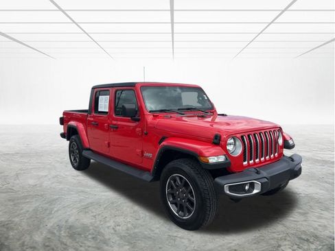 Used 2023 Jeep Gladiator Overland image 2