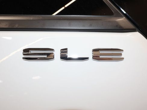 Certified 2024 GMC Terrain SLE image 34