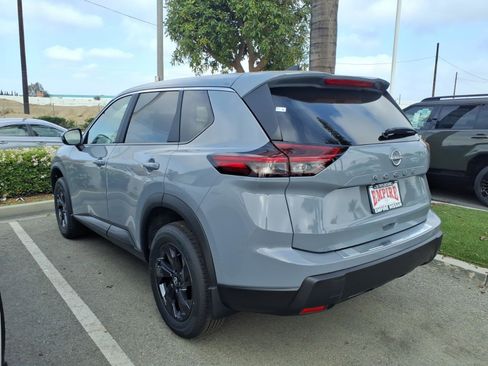 New 2026 Nissan Rogue SV FWD image 9