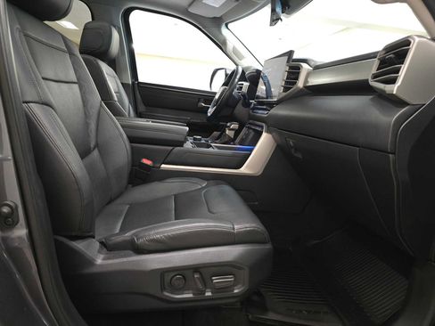 Used 2024 Toyota Tundra Limited AWD/4WD image 28