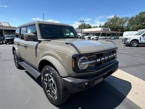 New 2026 Ford Bronco Outer Banks AWD/4WD image 2