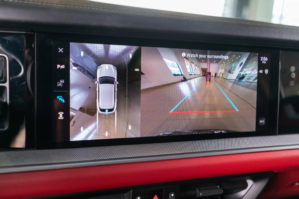Certified 2025 Porsche Cayenne AWD/4WD image 28