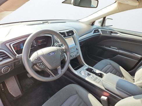 Used 2020 Ford Fusion SE FWD image 11