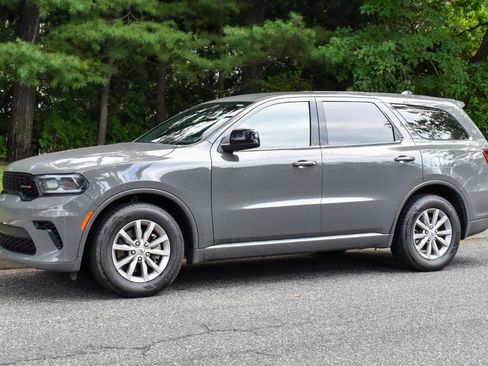 Used 2025 Dodge Durango GT RWD image 2