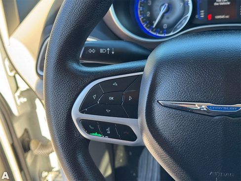 Used 2019 Chrysler Pacifica LX image 22