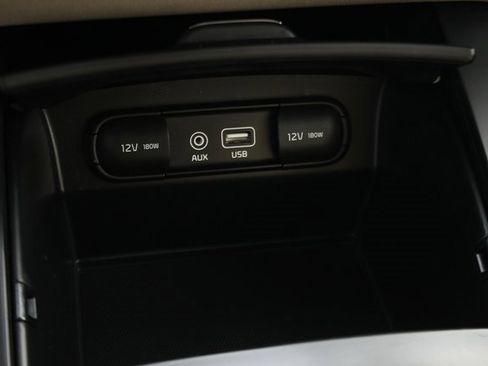 Used 2018 Kia Sorento LX image 8