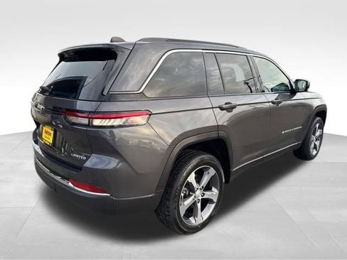 Used 2024 Jeep Grand Cherokee Limited w/ Luxury Tech Group II image 10