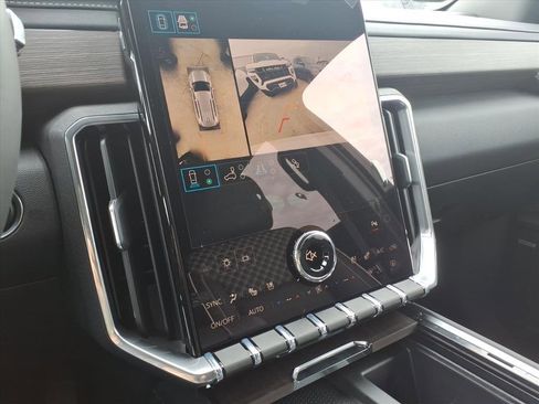 New 2026 GMC Acadia Denali w/ Super Cruise Package image 19