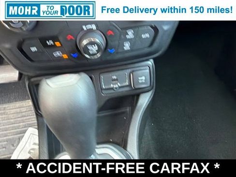 Used 2021 Jeep Renegade Latitude FWD image 23
