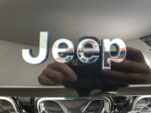 Used 2023 Jeep Grand Cherokee 4WD 4xe w/ Luxury Tech Group II image 9