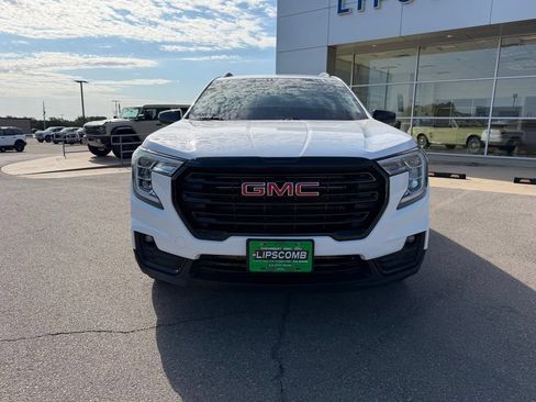 Used 2023 GMC Terrain SLT w/ Elevation Edition FWD image 8