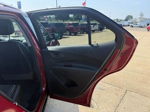 Used 2020 Chevrolet Equinox Premier AWD/4WD image 15