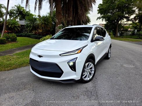 Used 2022 Chevrolet Bolt EUV LT w/ Driver Confidence Package image 11