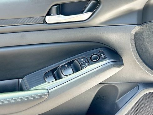 Certified 2024 Nissan Altima 2.5 SV w/ SV Premium Package FWD image 15