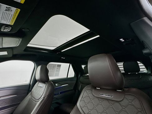 Used 2025 Ford Explorer Platinum w/ LUX Leather Package image 26