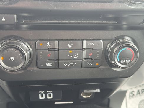 Used 2016 Ford F150 XLT w/ Equipment Group 302A Luxury AWD/4WD image 28