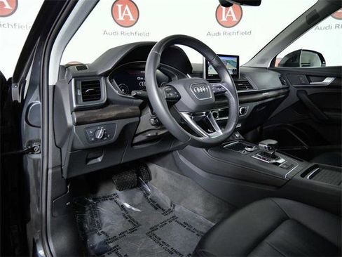 Used 2020 Audi Q5 e Premium Plus w/ Premium Plus Package image 16