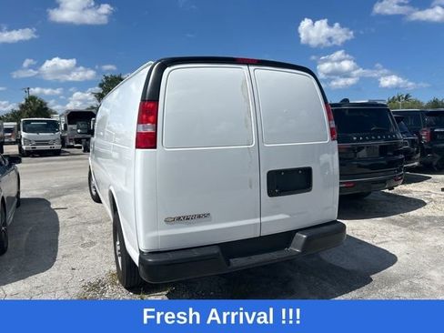 Used 2025 Chevrolet Express 2500 Extended w/ Driver Convenience Package RWD image 15