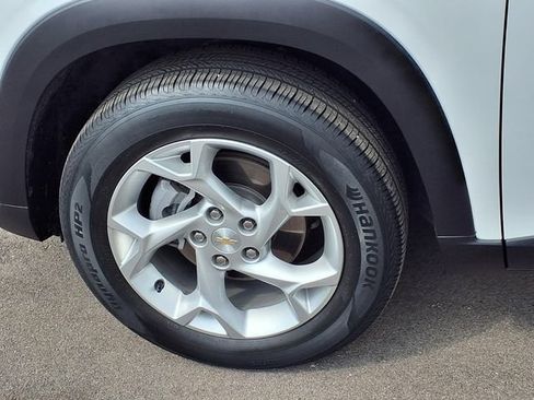 Used 2024 Chevrolet Trax LS w/ LS Convenience Package FWD image 26