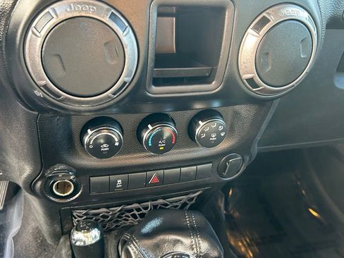 Certified 2017 Jeep Wrangler Unlimited Sport w/ Connectivity Group image 19