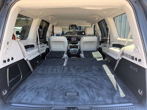 Used 2022 Jeep Wagoneer Series III w/ Convenience Group I AWD/4WD image 26