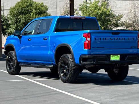 Used 2025 Chevrolet Silverado 1500 ZR2 w/ Technology Package AWD/4WD image 3