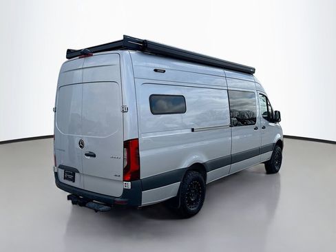 Used 2022 Mercedes-Benz Sprinter 2500 image 7