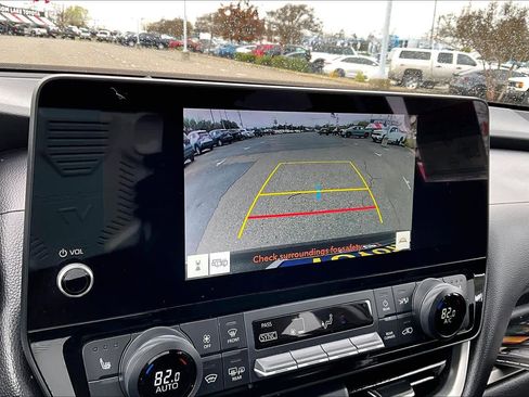 Used 2025 Toyota Grand Highlander AWD image 26