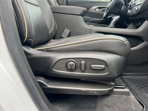Used 2023 Chevrolet Traverse Premier w/ Redline Edition image 23